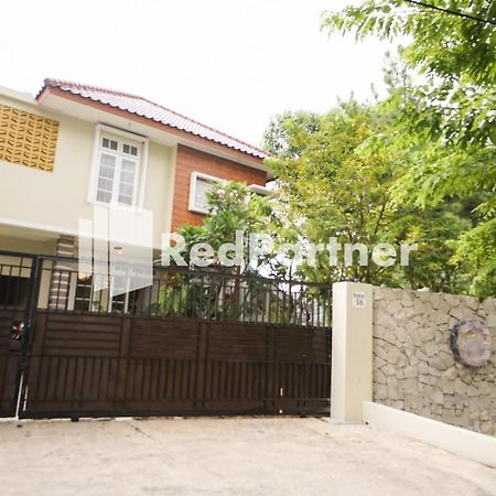 מלון ג'קרטה Fazza Syariah Mitra Reddoorz מראה חיצוני תמונה