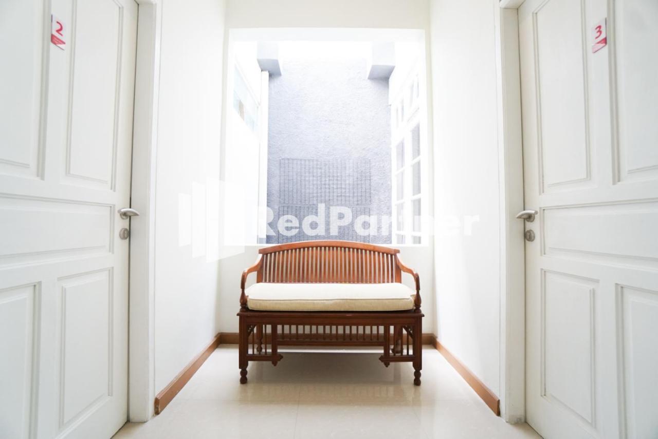 מלון ג'קרטה Fazza Syariah Mitra Reddoorz מראה חיצוני תמונה