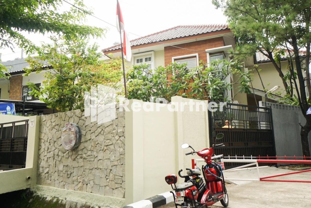 מלון ג'קרטה Fazza Syariah Mitra Reddoorz מראה חיצוני תמונה