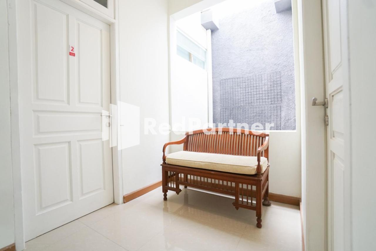 מלון ג'קרטה Fazza Syariah Mitra Reddoorz מראה חיצוני תמונה